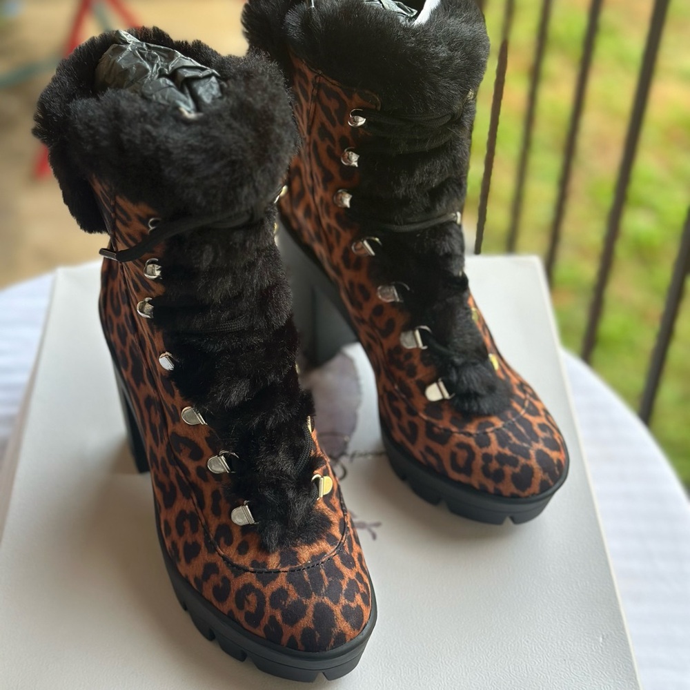 Jessica Simpson Mikah Platform Bootie in Leopard - Picture 2 of 4